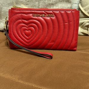 Michael Kors. Leather Wallet. Excellent condition!